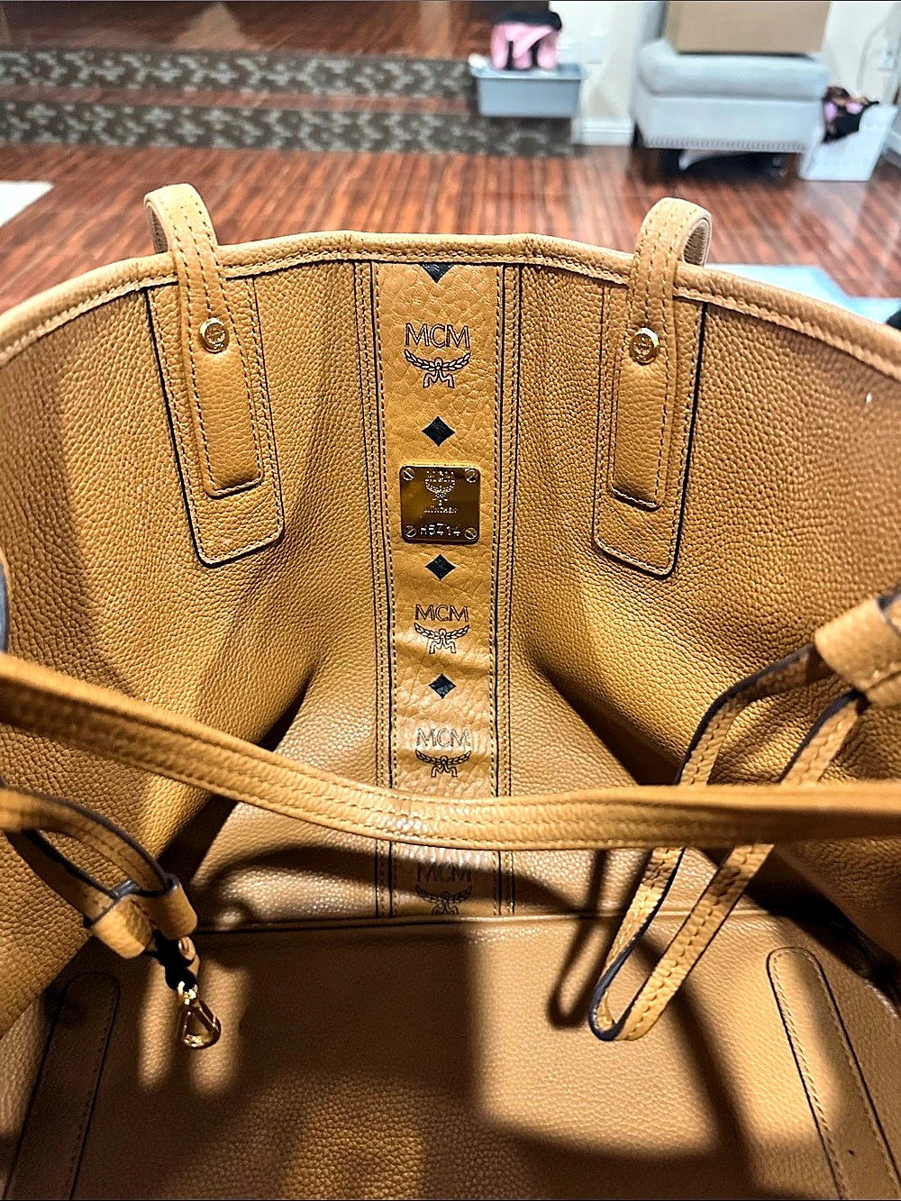 MCM Stark Visetos Shopper Tote Brown & Cream - Picture 3 of 7